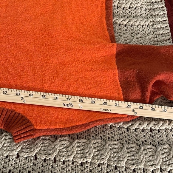 Coco‎ & Jamieson Cropped Sweater Women’s Sz M 2 tone orange with flower design - Picture 13 of 15